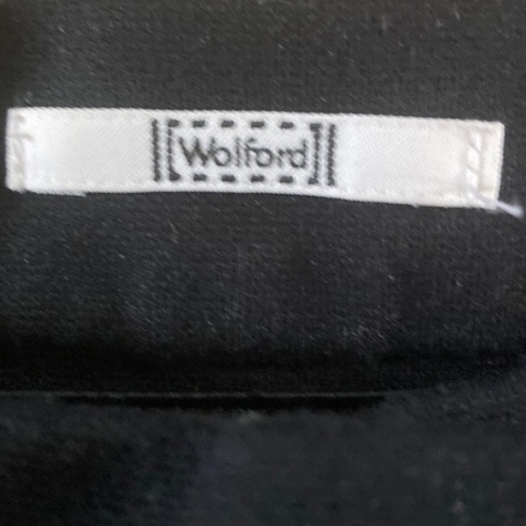 Wolford Jana Trouser Shorts Casual Bermuda in Black Viscose Blend - Picture 4 of 7